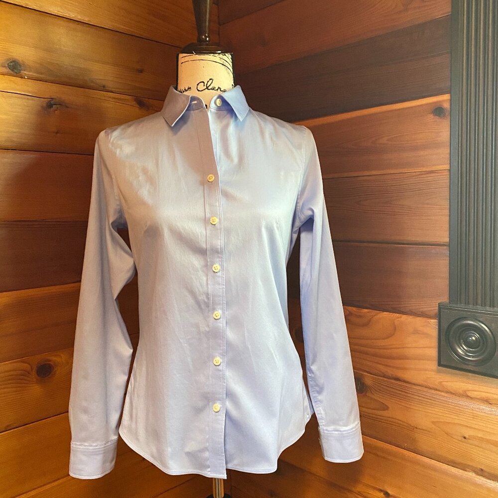 Banana Republic Women's Long Sleeve Button Up Shirt - Size 4